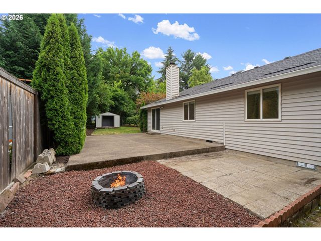 2038 Se Village Ct, Hillsboro, OR 97123