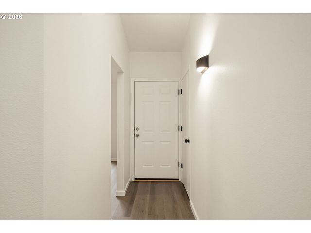 2038 Se Village Ct, Hillsboro, OR 97123