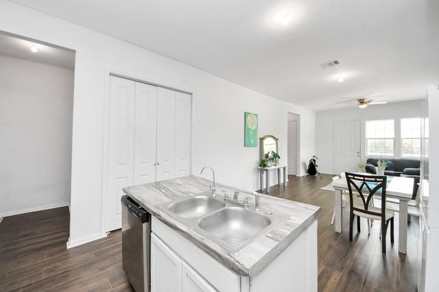 3011 Layne Street, La Porte, TX 77571