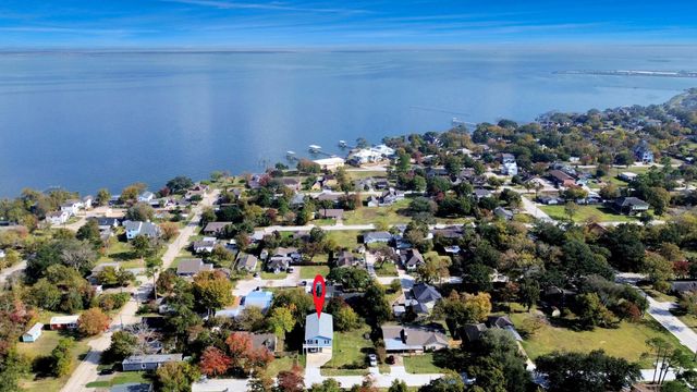 3011 Layne Street, La Porte, TX 77571