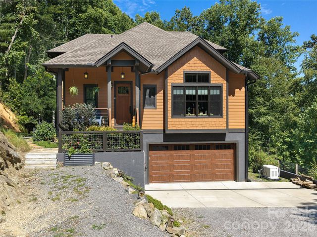 95 Merrills Chase Road, Asheville, NC 28803