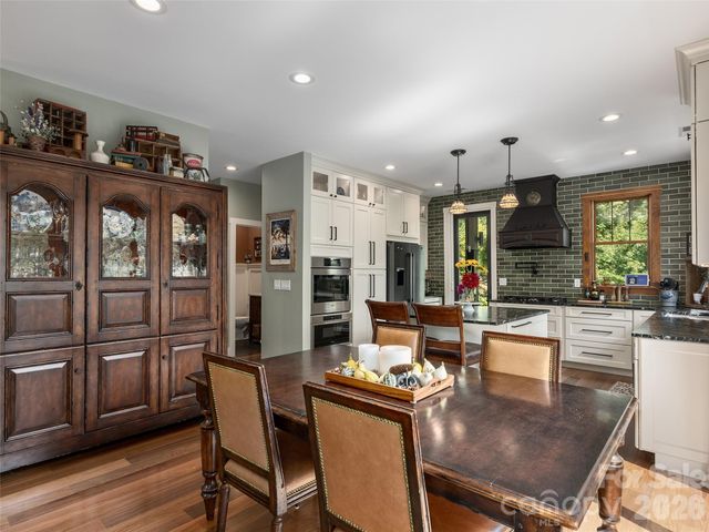 95 Merrills Chase Road, Asheville, NC 28803