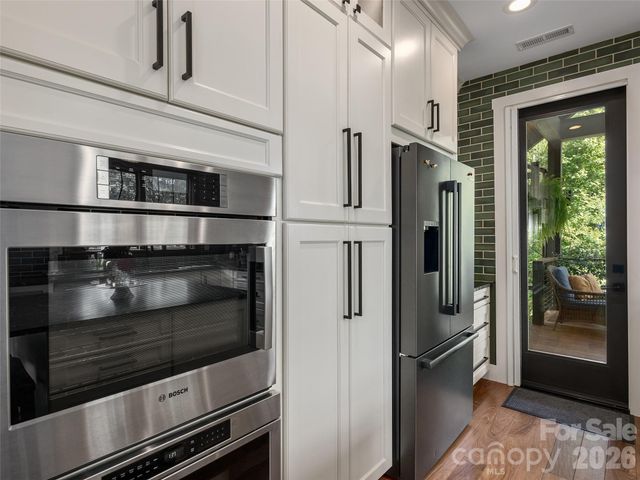 95 Merrills Chase Road, Asheville, NC 28803
