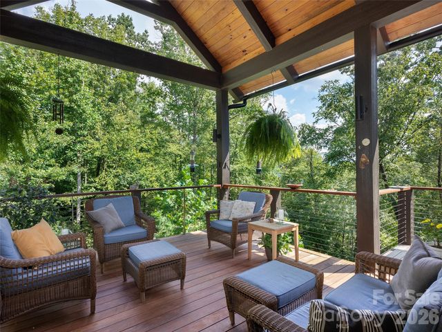 95 Merrills Chase Road, Asheville, NC 28803