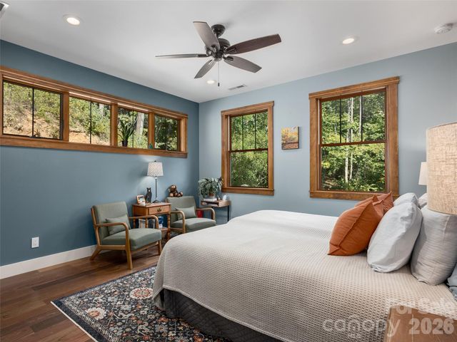 95 Merrills Chase Road, Asheville, NC 28803