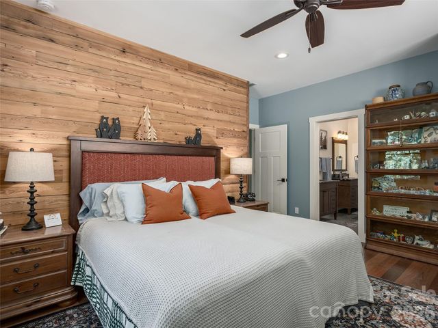 95 Merrills Chase Road, Asheville, NC 28803
