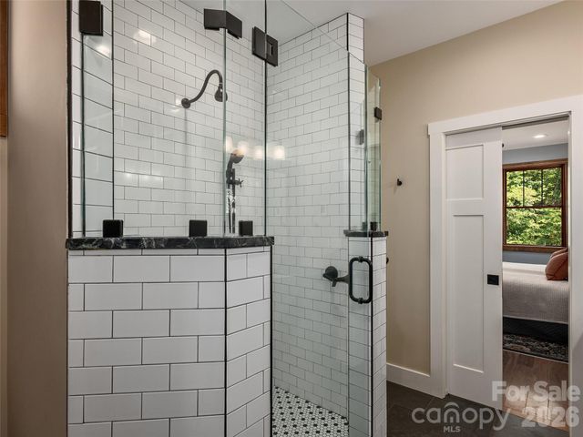 95 Merrills Chase Road, Asheville, NC 28803