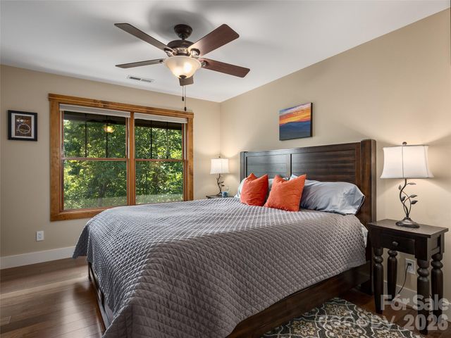 95 Merrills Chase Road, Asheville, NC 28803