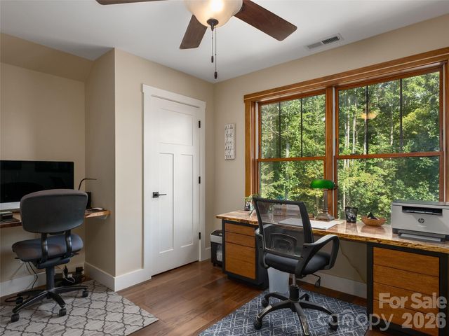 95 Merrills Chase Road, Asheville, NC 28803