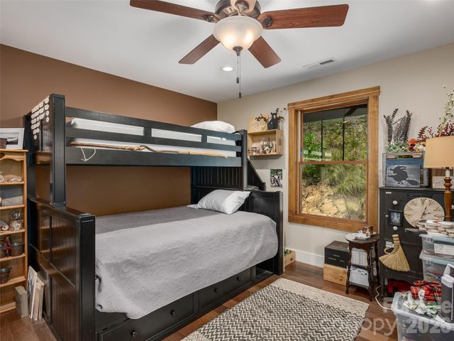 95 Merrills Chase Road, Asheville, NC 28803
