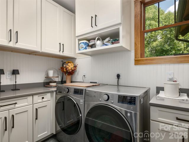 95 Merrills Chase Road, Asheville, NC 28803