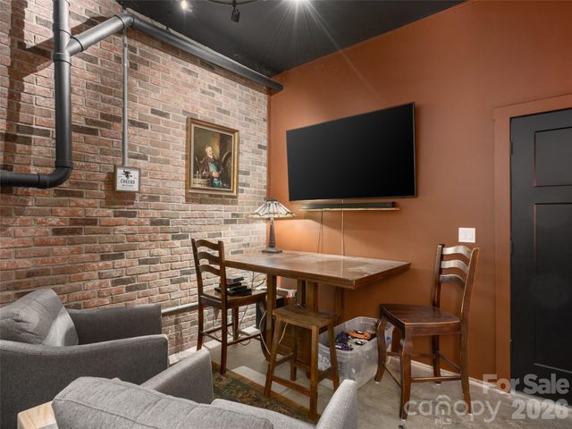 95 Merrills Chase Road, Asheville, NC 28803