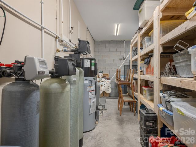 95 Merrills Chase Road, Asheville, NC 28803