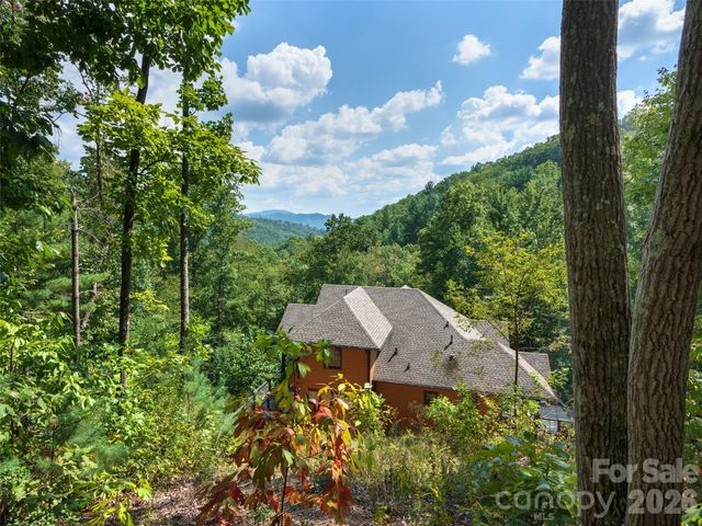 95 Merrills Chase Road, Asheville, NC 28803