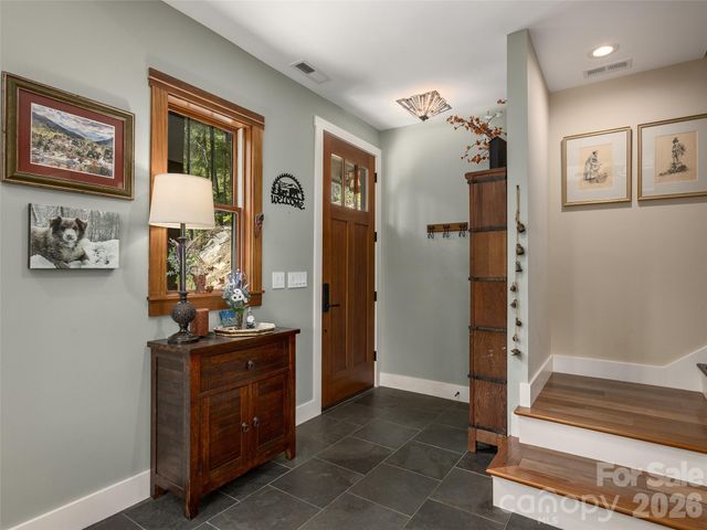 95 Merrills Chase Road, Asheville, NC 28803