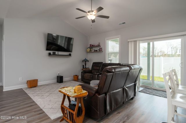 610 Bright Harvest Drive, Maysville, NC 28555