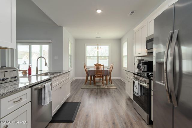 610 Bright Harvest Drive, Maysville, NC 28555