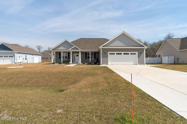 610 Bright Harvest Drive, Maysville, NC 28555