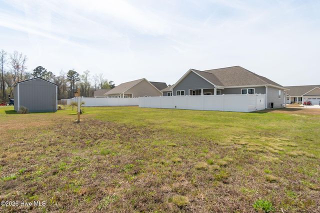 610 Bright Harvest Drive, Maysville, NC 28555