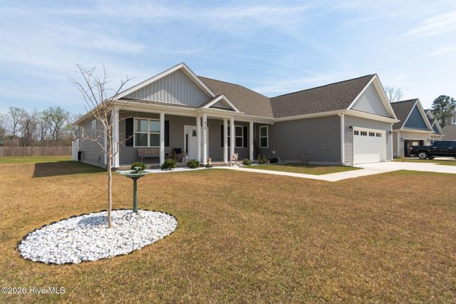 610 Bright Harvest Drive, Maysville, NC 28555