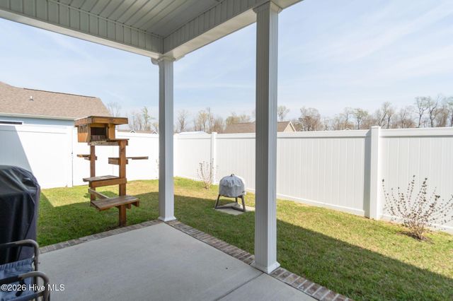 610 Bright Harvest Drive, Maysville, NC 28555