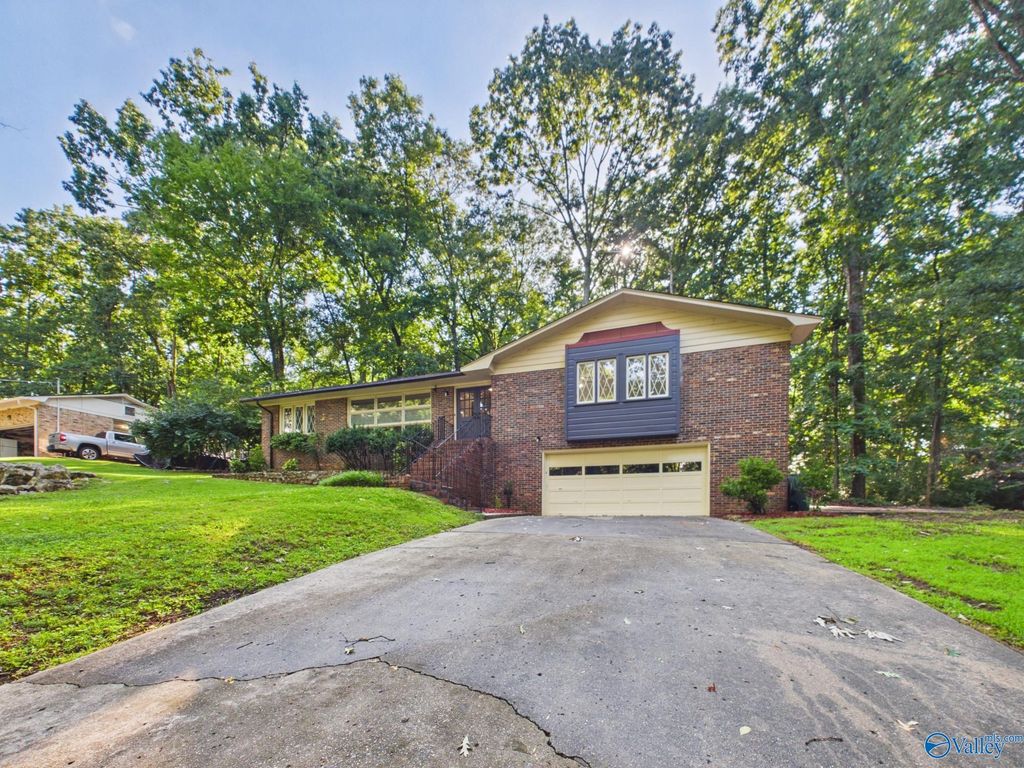 6808 Jones Valley Drive SE, Huntsville, AL 35802