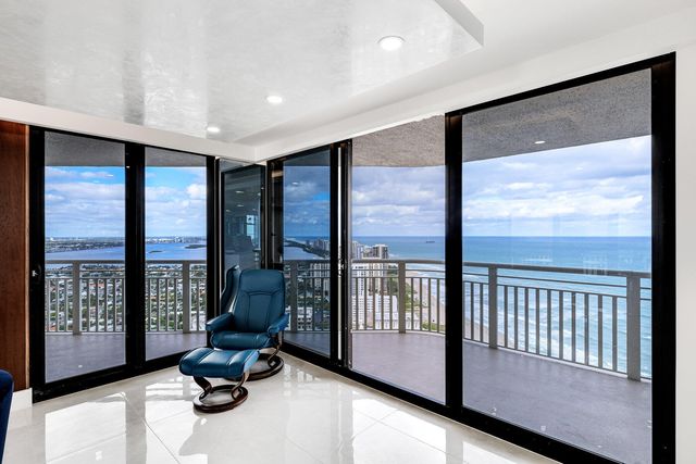 3000 N OCEAN Drive PH-A, Singer Island, FL 33404