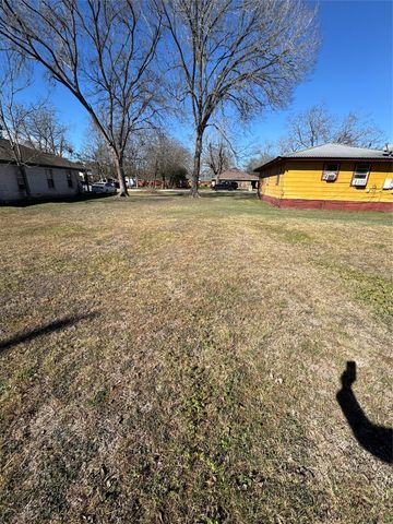 503 Hill ST, Smithville, TX 78957