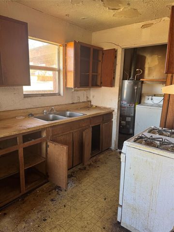 503 Hill ST, Smithville, TX 78957