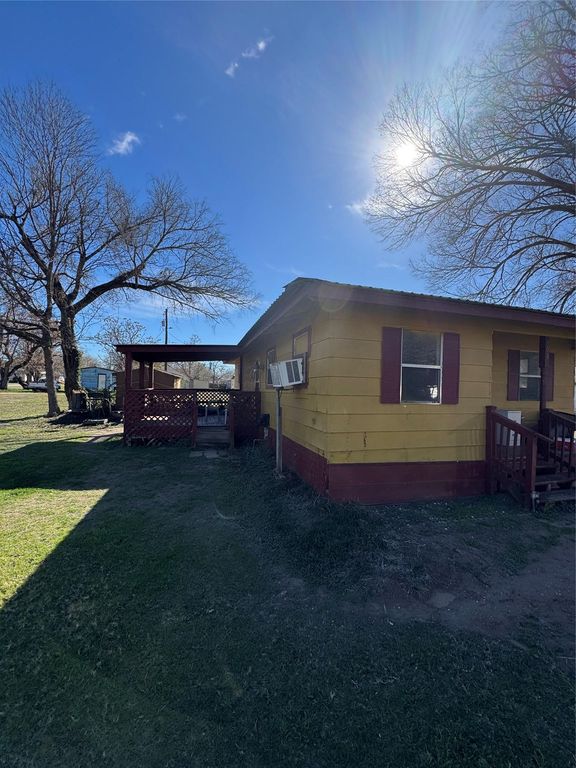 503 Hill ST, Smithville, TX 78957
