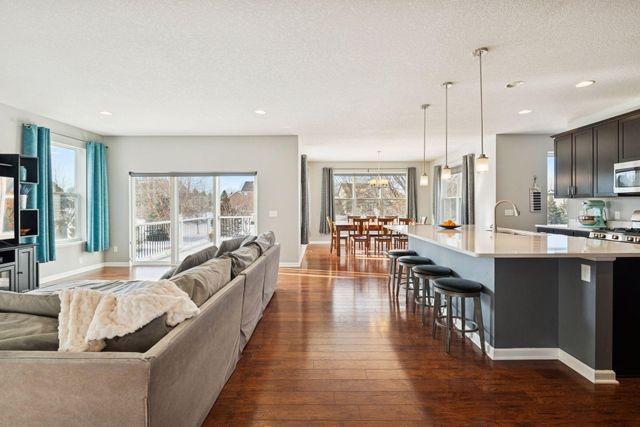 17819 Fielding Way, Lakeville, MN 55044