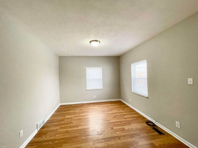 12531 Common Road, Warren, MI 48093