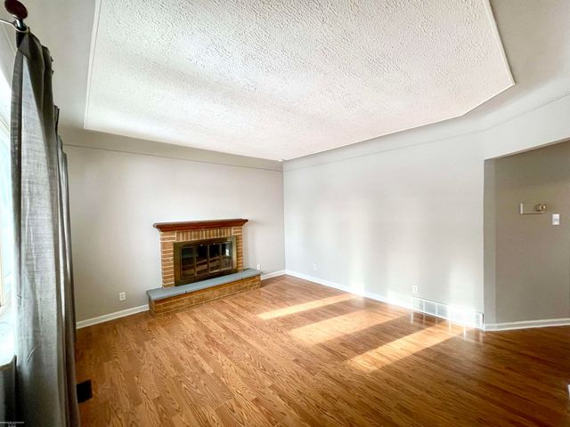 12531 Common Road, Warren, MI 48093