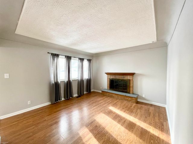 12531 Common Road, Warren, MI 48093