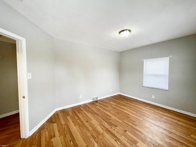 12531 Common Road, Warren, MI 48093