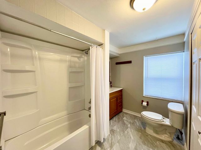 12531 Common Road, Warren, MI 48093