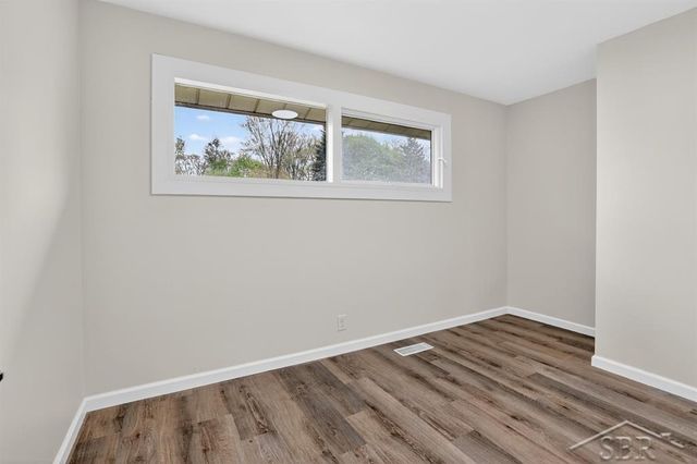 1813 Bayberry Lane, Flint, MI 48507