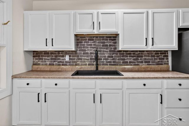 1813 Bayberry Lane, Flint, MI 48507