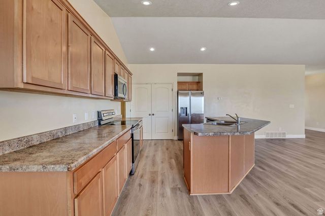 3964 S STARLIGHT DR, Saratoga Springs, UT 84045