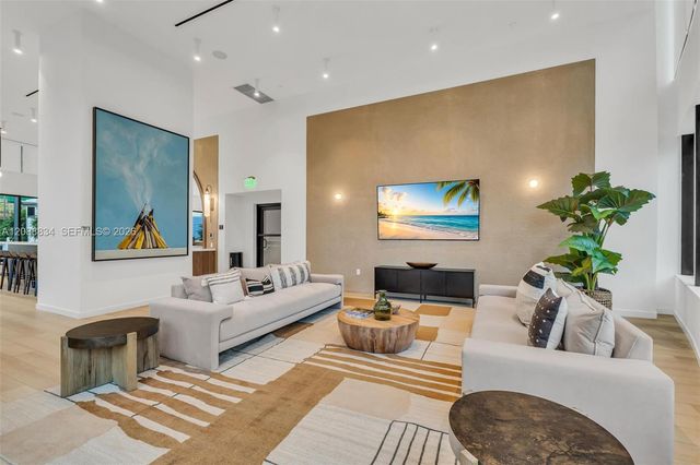 225 N Miami Avenue 2208, Miami, FL 33128