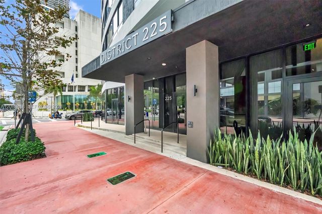 225 N Miami Avenue 2208, Miami, FL 33128
