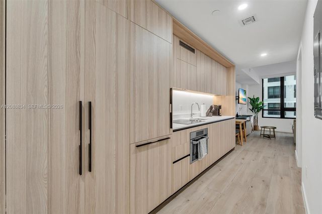 225 N Miami Avenue 2208, Miami, FL 33128