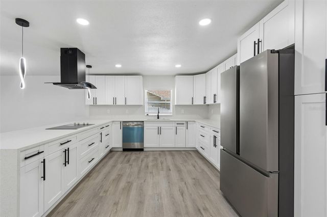7906 N FREMONT AVENUE, Tampa, FL 33604