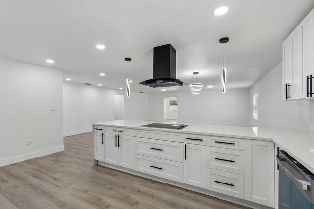 7906 N FREMONT AVENUE, Tampa, FL 33604