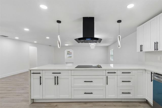 7906 N FREMONT AVENUE, Tampa, FL 33604