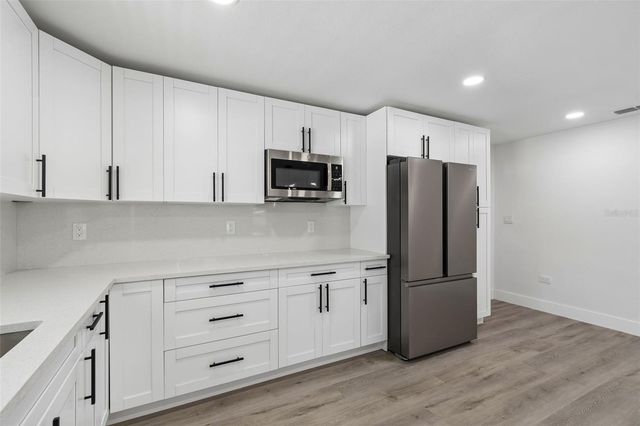 7906 N FREMONT AVENUE, Tampa, FL 33604