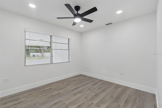 7906 N FREMONT AVENUE, Tampa, FL 33604