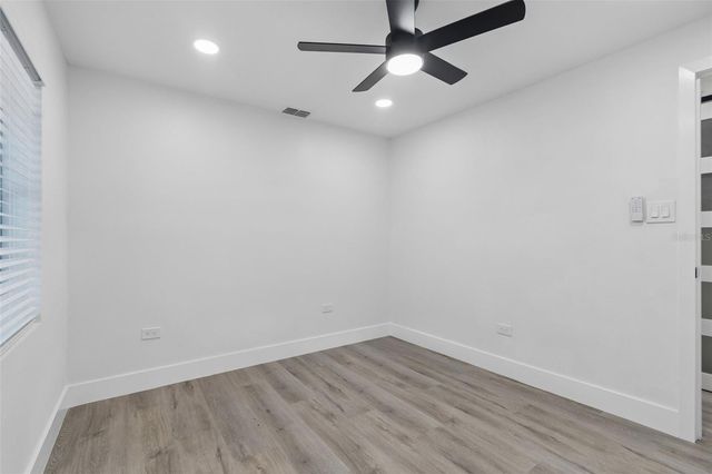 7906 N FREMONT AVENUE, Tampa, FL 33604