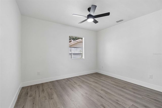 7906 N FREMONT AVENUE, Tampa, FL 33604