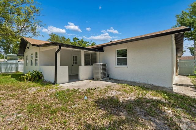 7906 N FREMONT AVENUE, Tampa, FL 33604